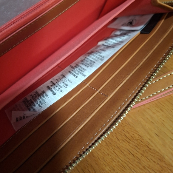 Dooney & Bourke X Disney Vacation Club 2022 Wallet / Wristlet - Picture 10 of 16